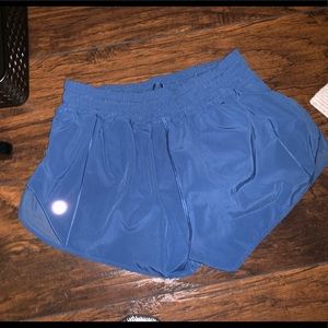 Lululemon shorts hotty hot